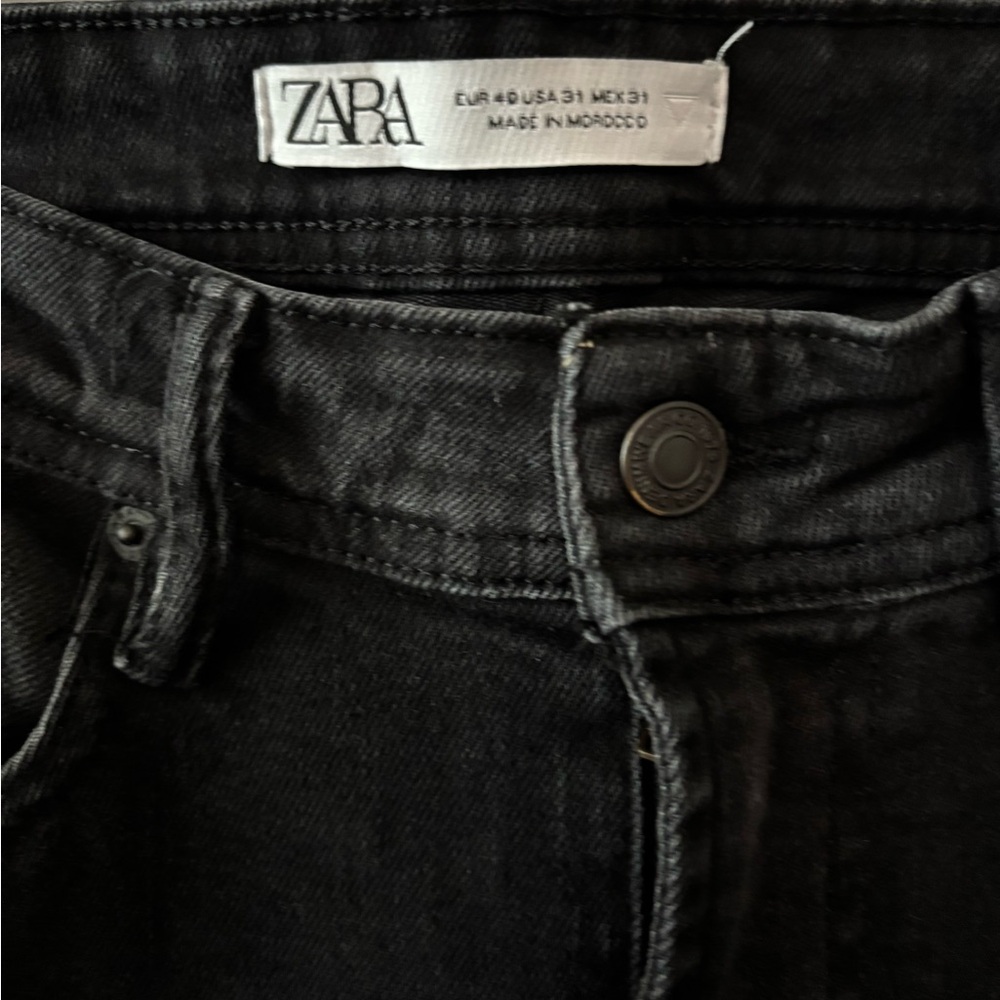 Zara unisex black straight jeans!